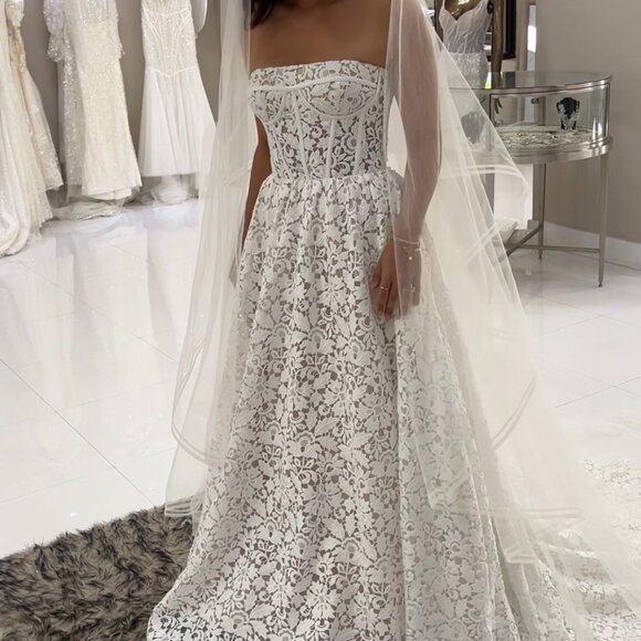 Milla Nova Wedding Dress - Antuanetta - Picture 4 of 4